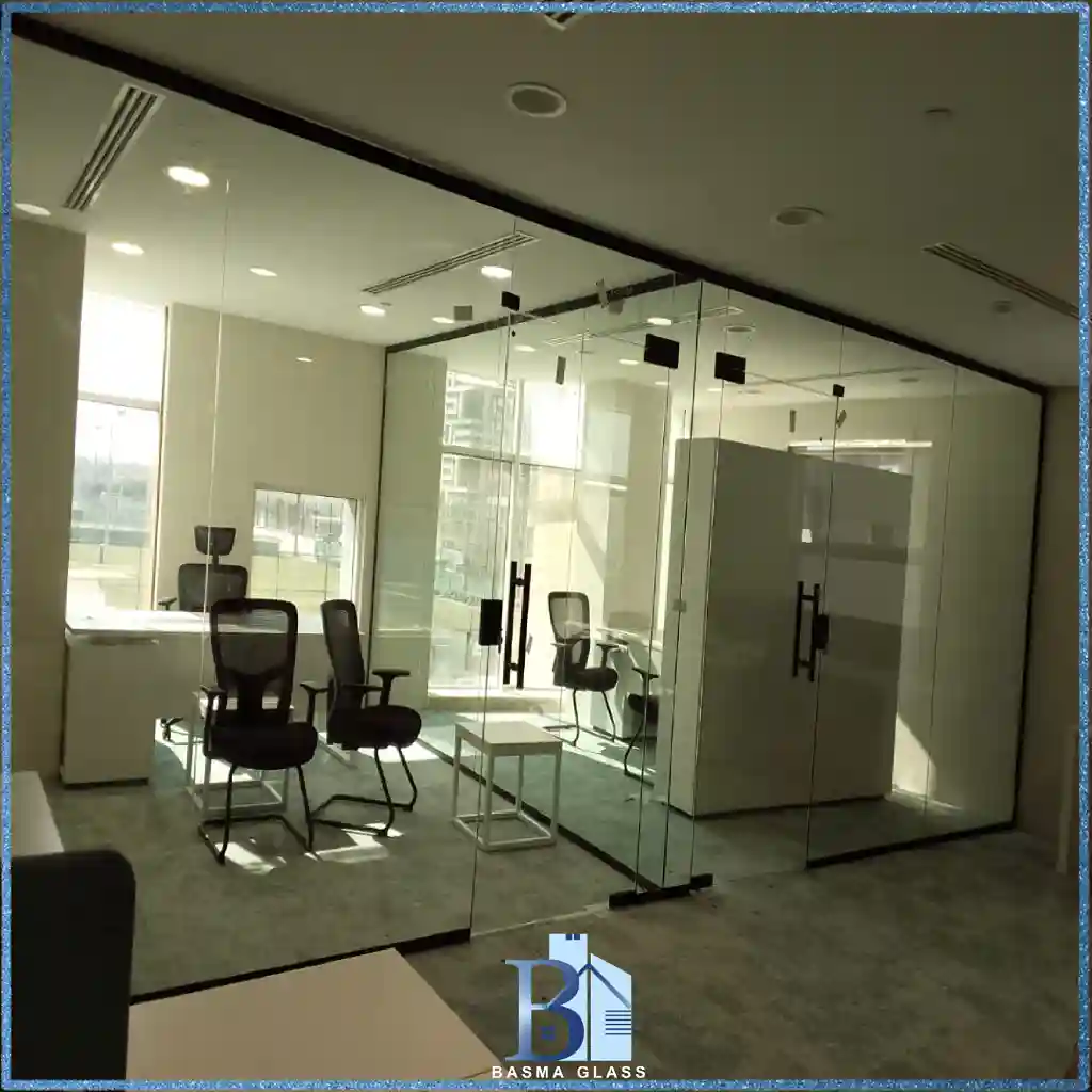 معلم تركيب زجاج مكاتب بالرياض